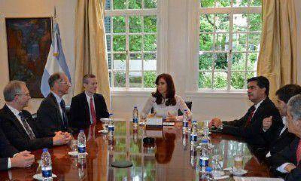 Cristina abandon� el luto: la mirada de reconocidos dise�adores de Mendoza