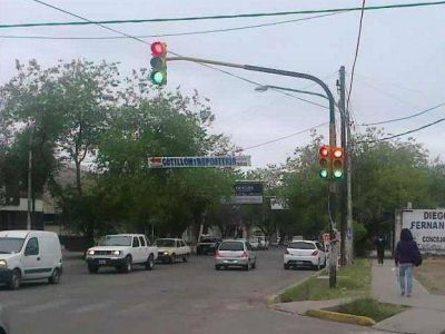 Luego de la tormenta, a�n se encuentran fuera de servicio varios sem�foros en el Gran Mendoza