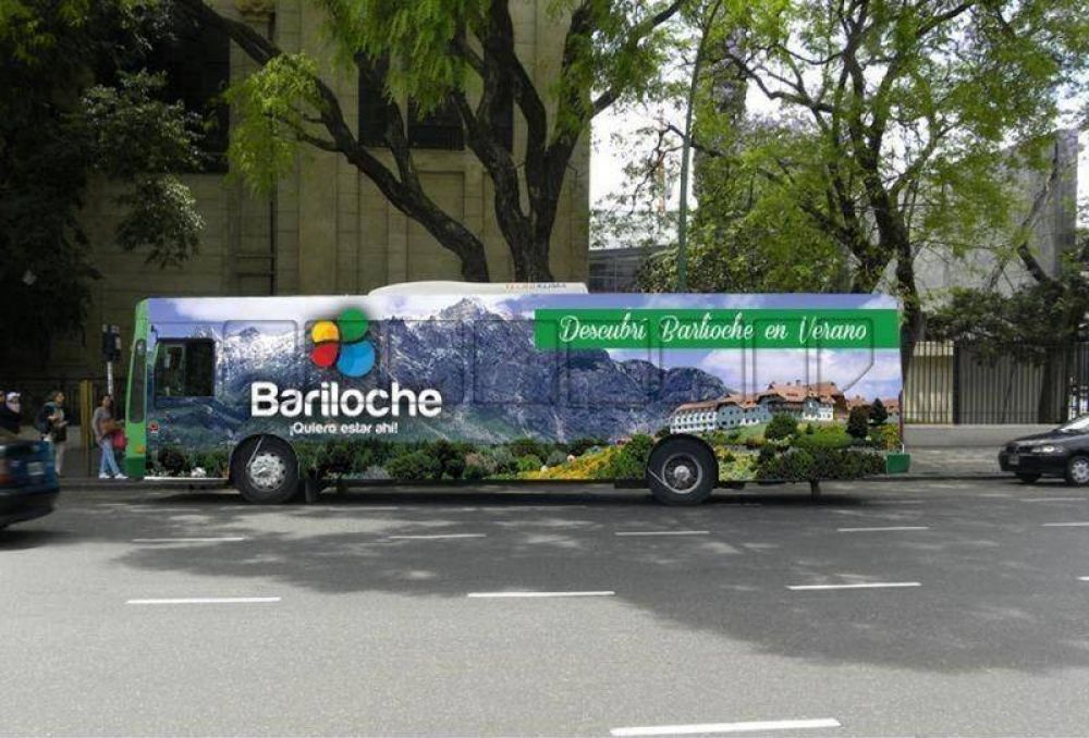 Bariloche se promociona en colectivos de Capital y Gran Buenos Aires con grandes im�genes