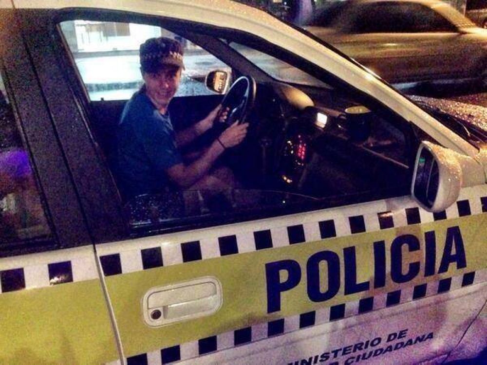 El 911 sirvi� para algo: la foto de una jugadora australiana de hockey