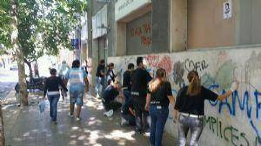 J�venes del PRO limpian la ciudad