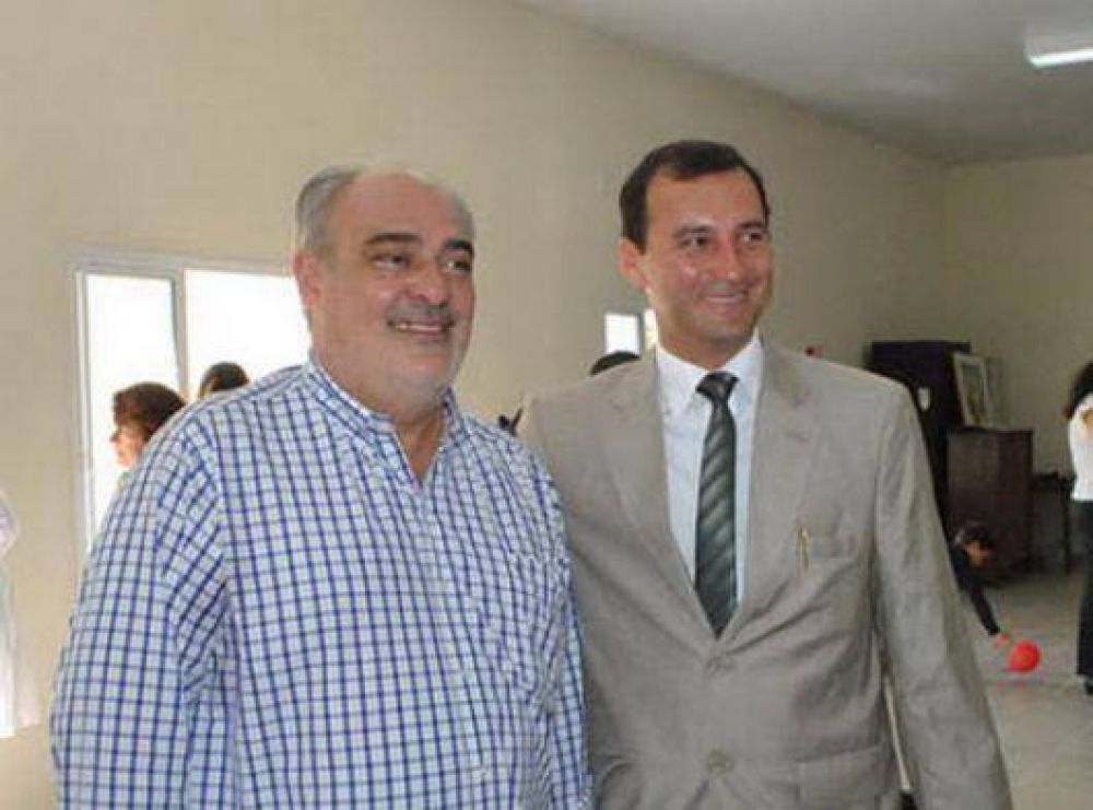 "El enripiado del acceso estar� listo en 3 meses"