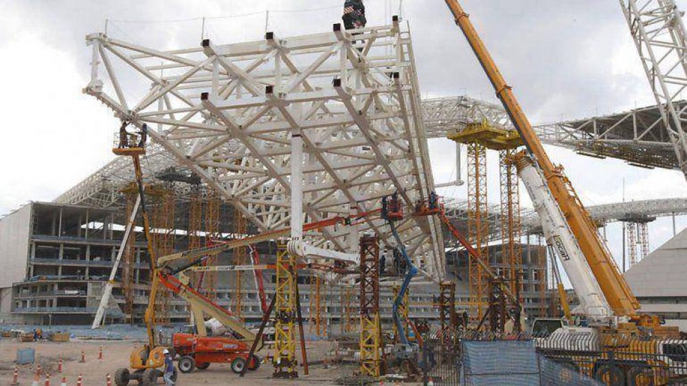 Mundial Brasil 2014: al menos tres muertos por derrumbe en estadio del partido inaugural