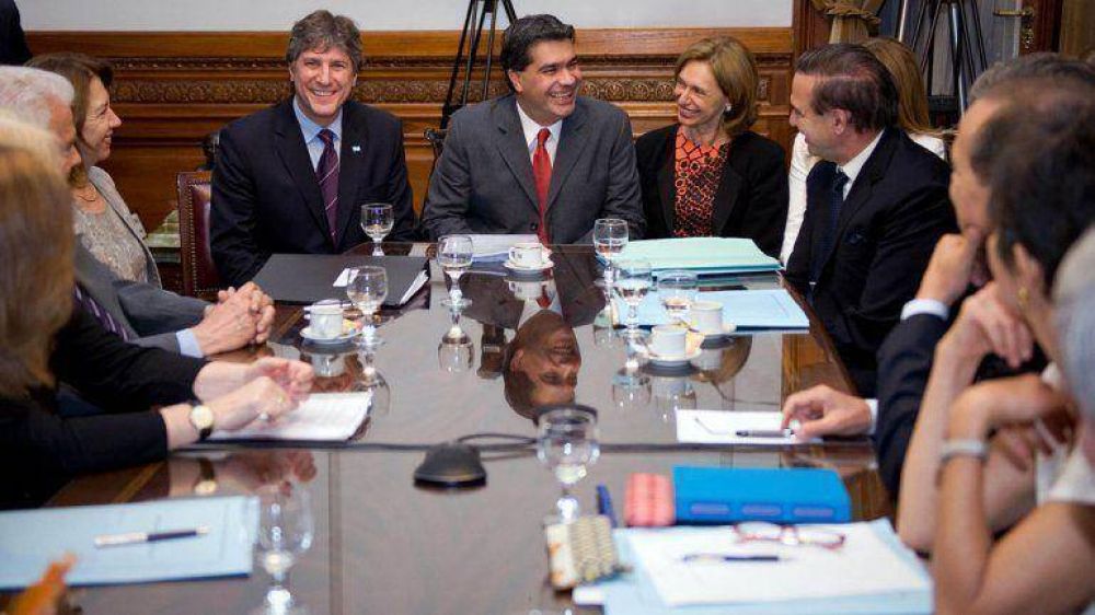 Capitanich prometi� que ir� una vez por mes al Congreso