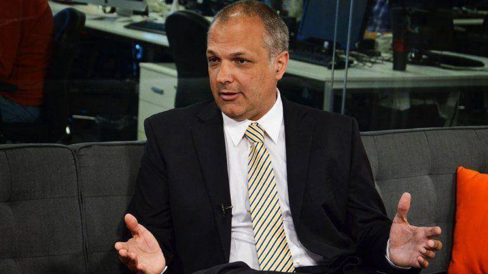 Buzzi defendi� la rinoscop�a que les exigi� a sus funcionarios: "Hay que dar los m�ximos ejemplos"