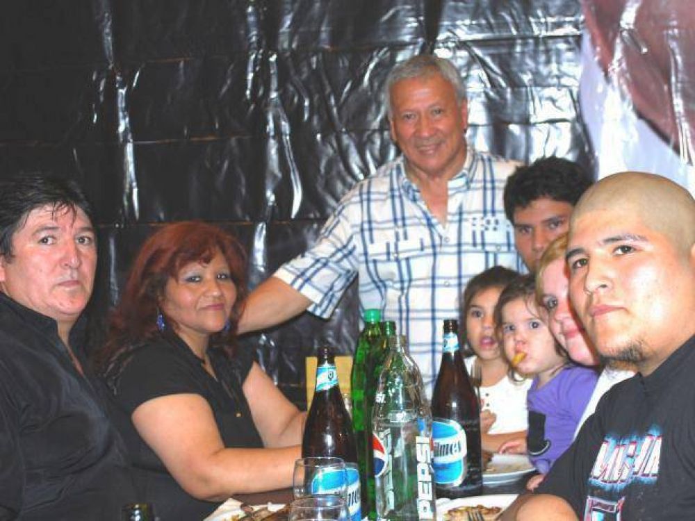 Geneiro agasaj� a sus militantes