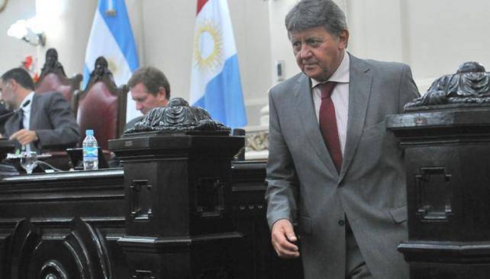 Pese a la pol�mica, Alesandri quiere seguir