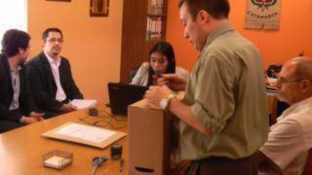 Realizaron la apertura de sobres para la compra de equipos en el Hospital SJB