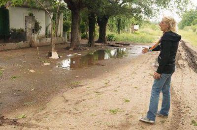 Reclamo por acumulaci�n de agua ante zanjeo inconcluso 