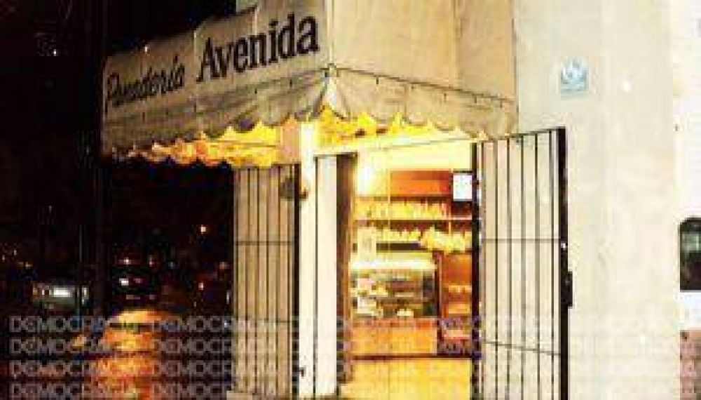 Ladrones armados y encapuchados robaron dinero, anoche en la panader�a "Avenida"