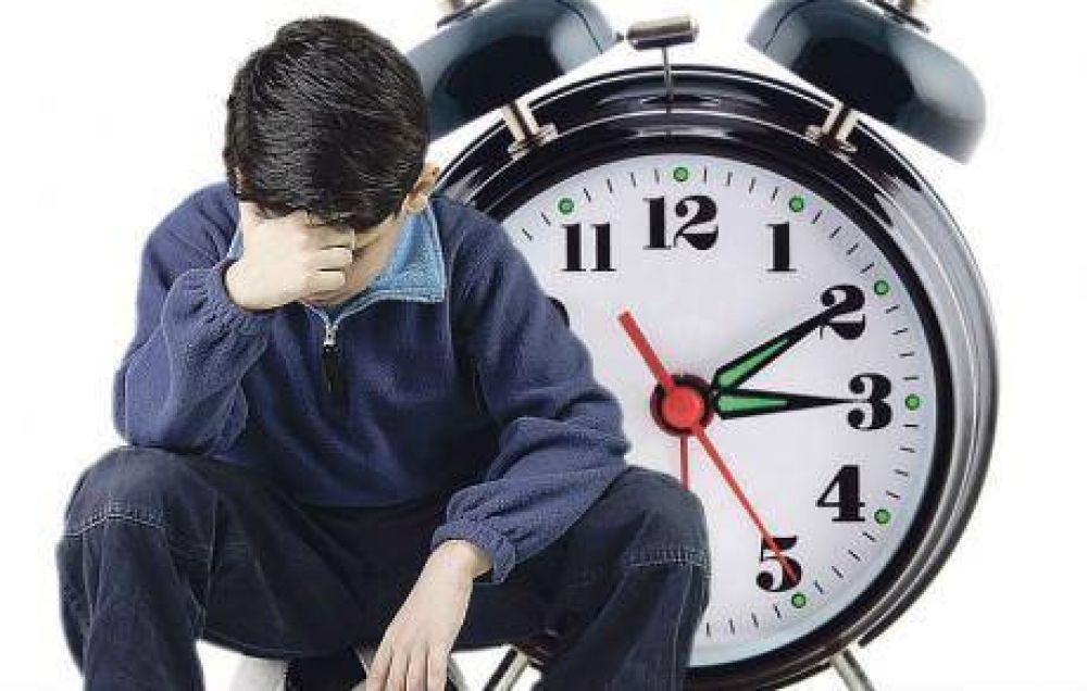 Proh�ben jugar al f�tbol a la siesta y a la noche