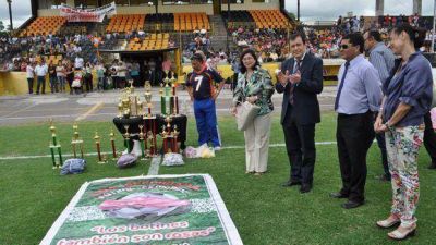 Zamora entreg� premios y cerr� la liga deportiva en Mitre