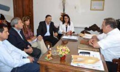 Quintela llev� sus reclamos financieros al obispo Colombo