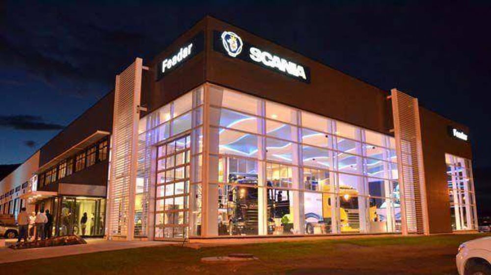 Feadar inaugur� un moderno local para seguir liderando el mercado de camiones