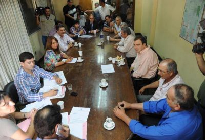 El debate por el aumento en los taxis se posterga dos semanas