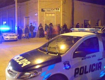 Un joven muere al ser embestido por un �mnibus