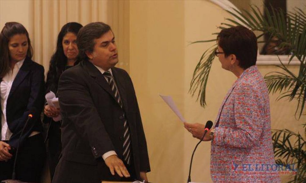 Camau jurar� hoy sobre la reformada Carta Org�nica