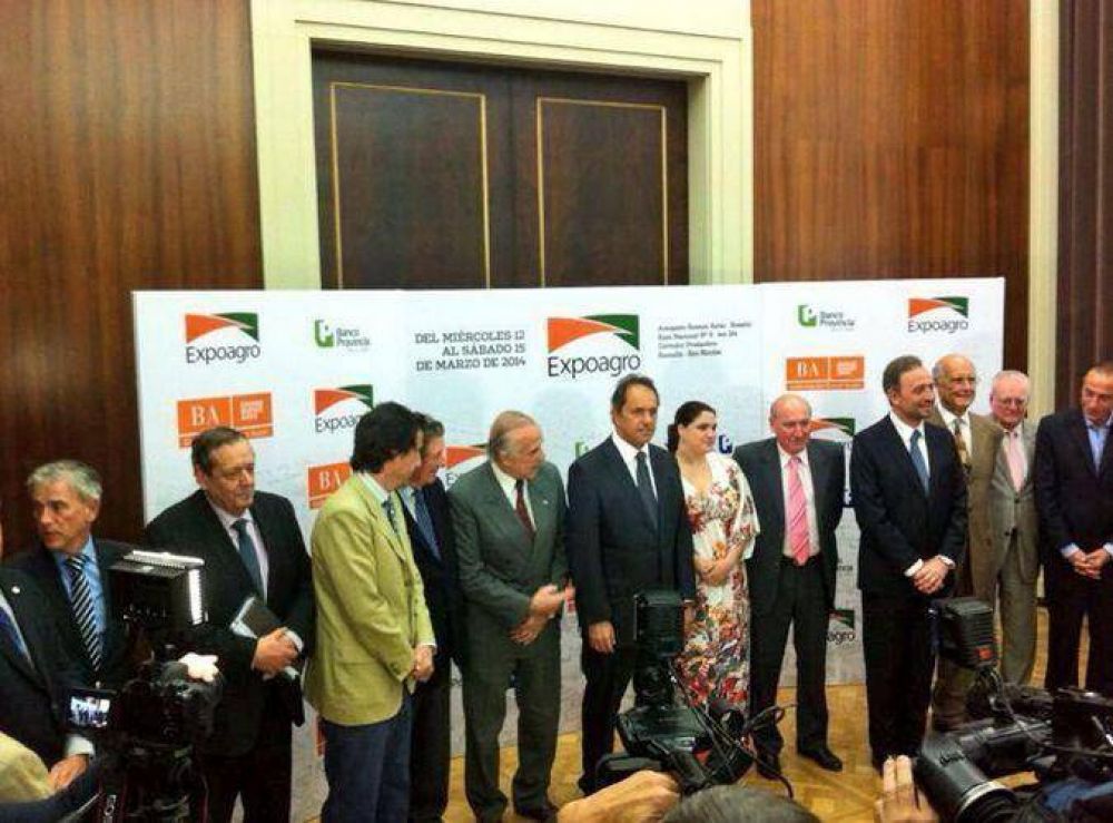 Como en marzo, Scioli se volvi� a mostrar en Expoagro con Marcela Noble