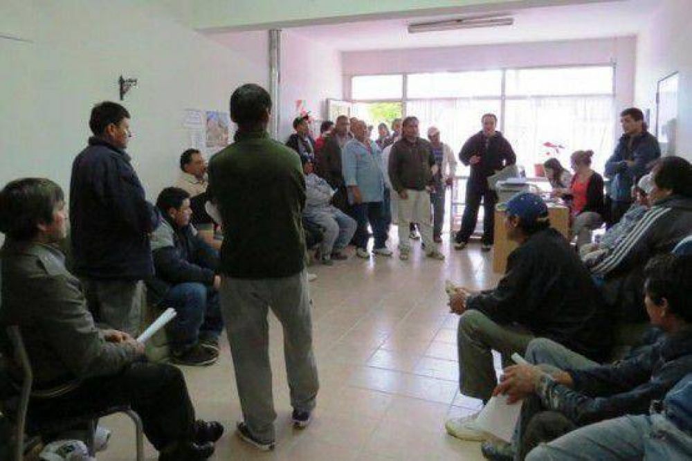 Desocupados de la construcci�n piden que desvinculen a Moreira de la UOCRA
