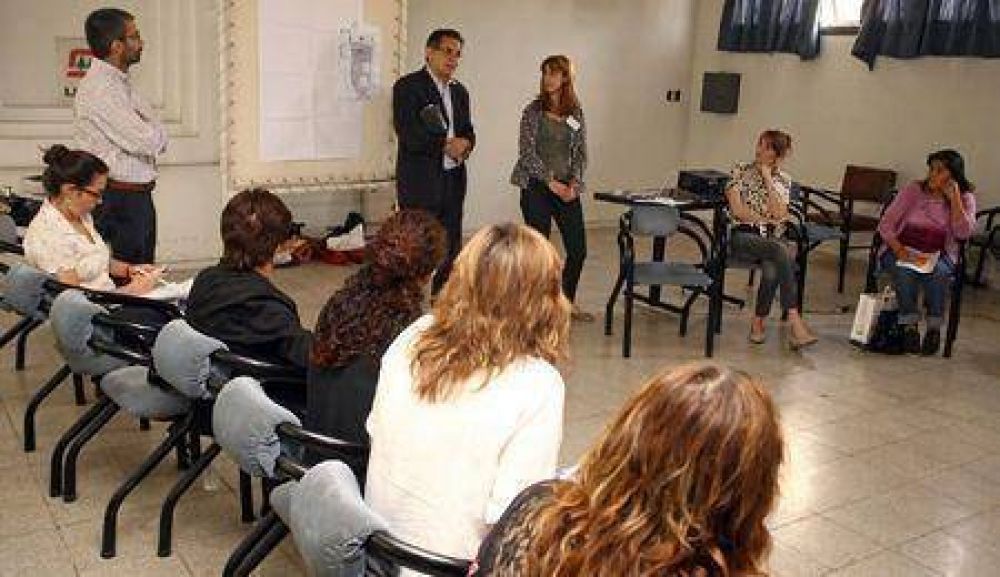 Capacitaron a emprendedores en t�cnicas de comercializaci�n de productos
