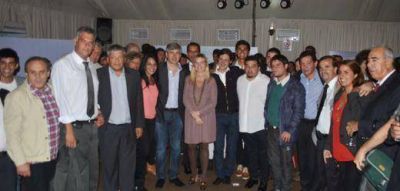 Concejales del Frente para la Victoria de San Mart�n junto a Scioli en La Plata