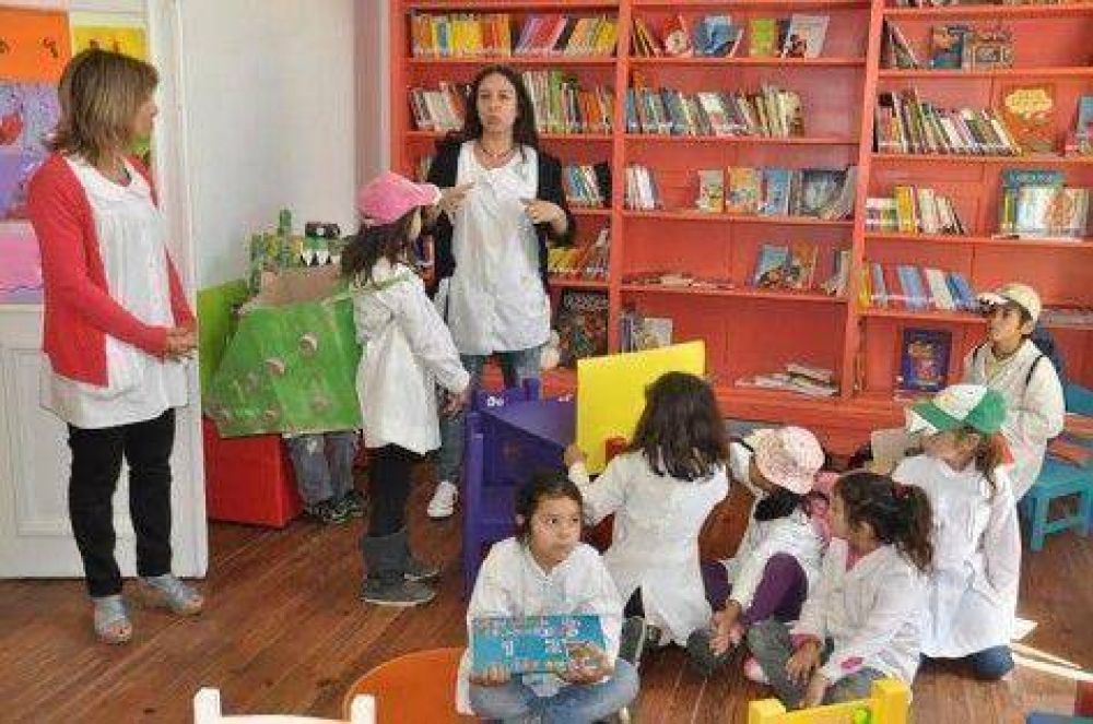 Se inaugur� el Rinc�n de Lectura Infantil en la Biblioteca Municipal