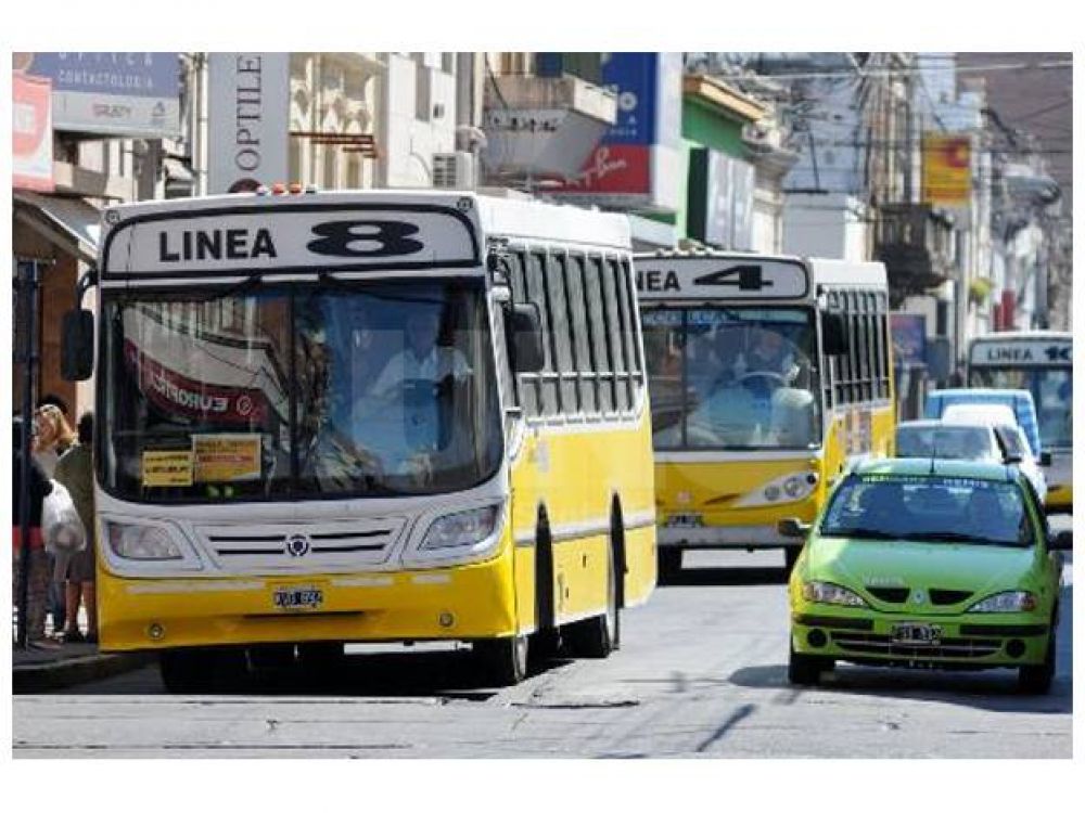 Las empresas de transporte piden un aumento del boleto del 30 %