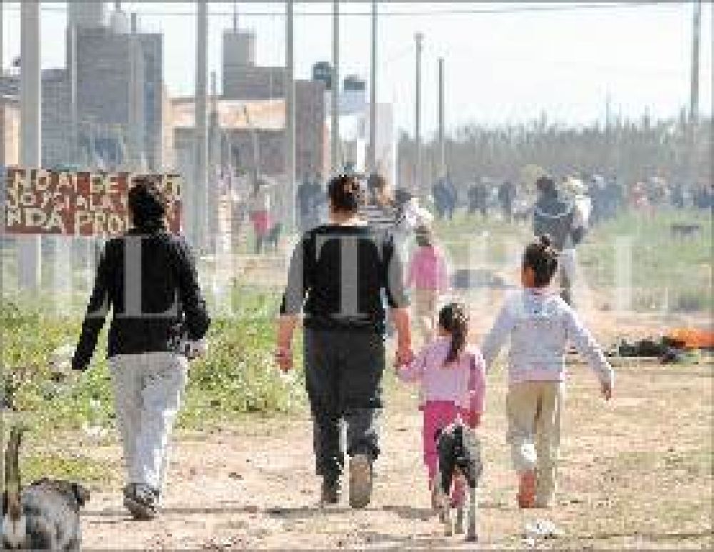 Santa Rita: 16 familias no acuerdan el desalojo