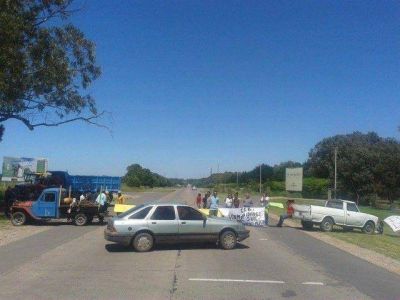 Vecinos del Sur cortan Avenida Jorge Newbery