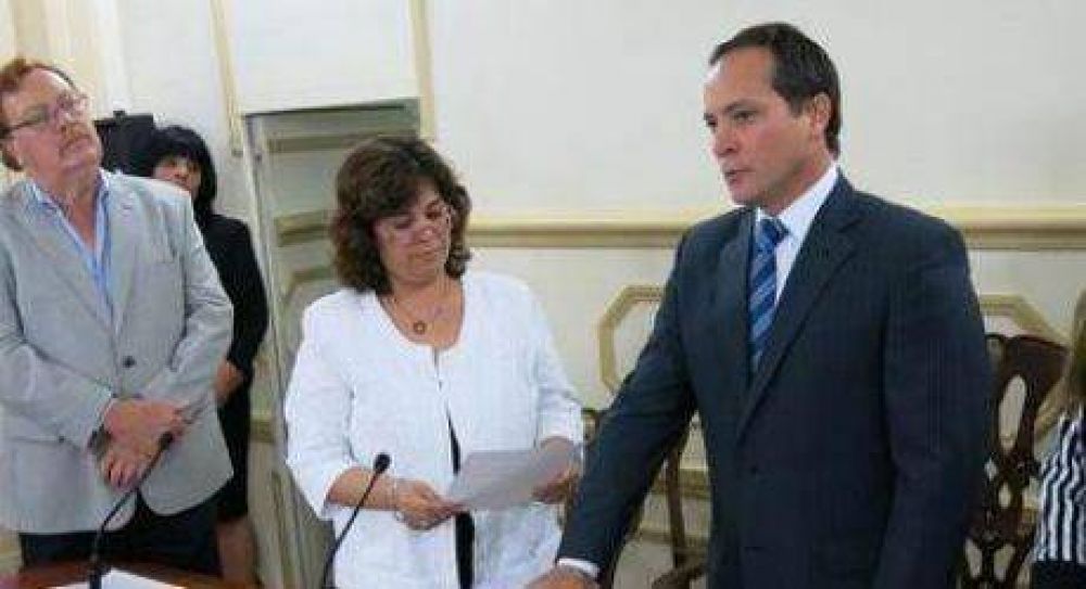 Tras la jura de la actualizada Carta Org�nica, aprueban la Tarifaria 2014