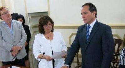 Tras la jura de la actualizada Carta Org�nica, aprueban la Tarifaria 2014