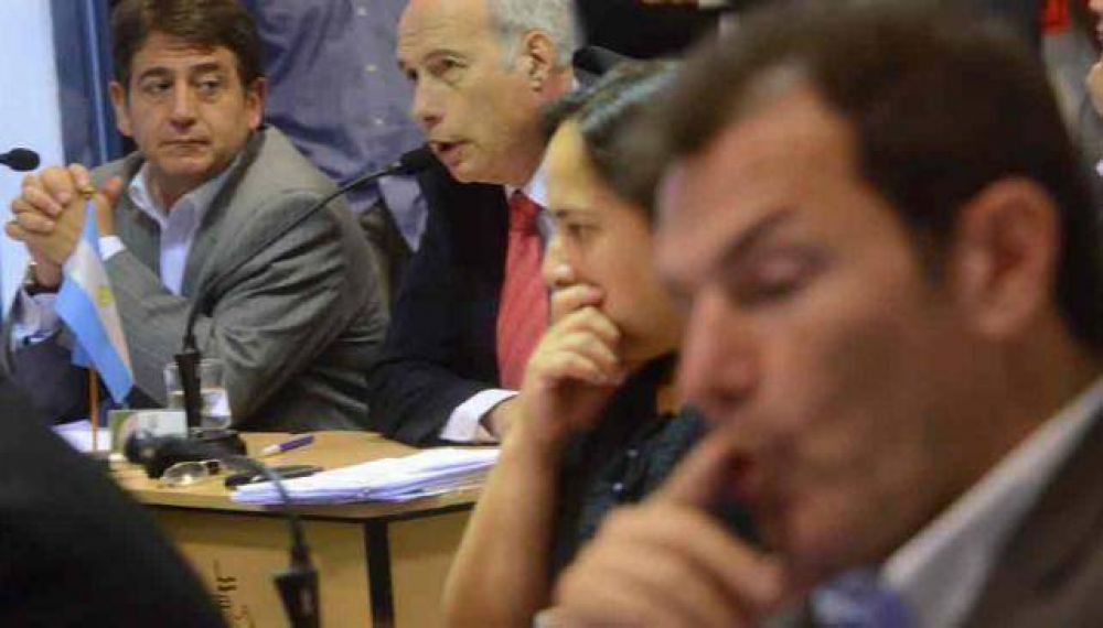 Frente a quejas por presi�n fiscal, Mestre revisar� suba de al�cuotas
