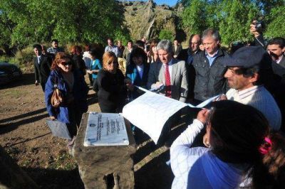 El Gobierno inaugur� la red cloacal y planta de tratamiento de efluentes