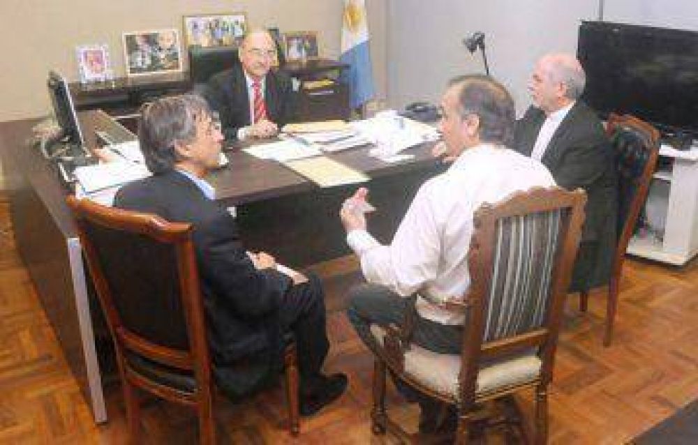 Bacileff Ivanoff coordin� una agenda de trabajo con el Arzobispo Ram�n Dus