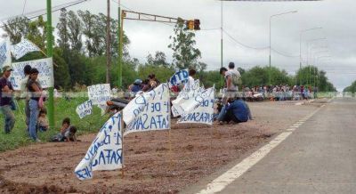Movimientos sociales se mantienen a la vera de las principales rutas de El Impenetrable