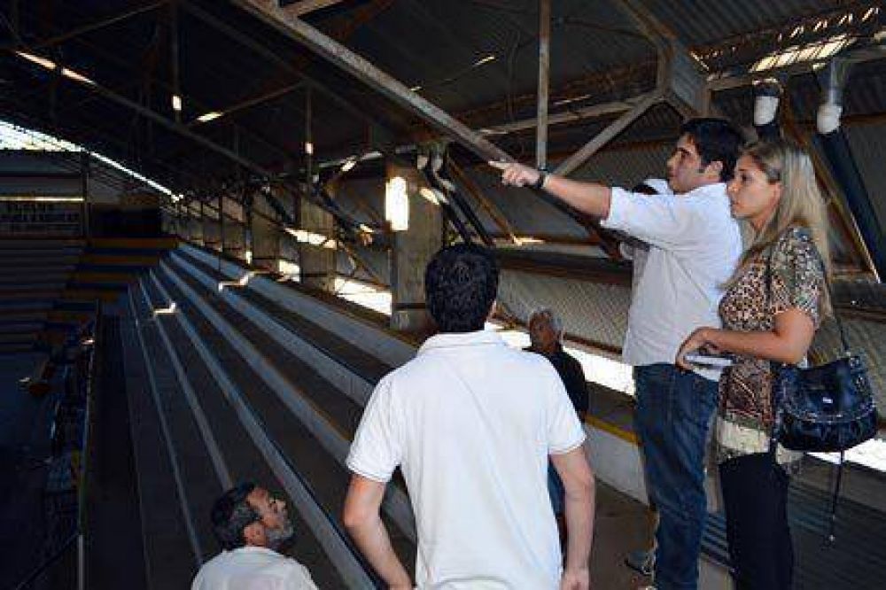 Supervisaron avances en la remodelaci�n del estadio del Club Don Orione