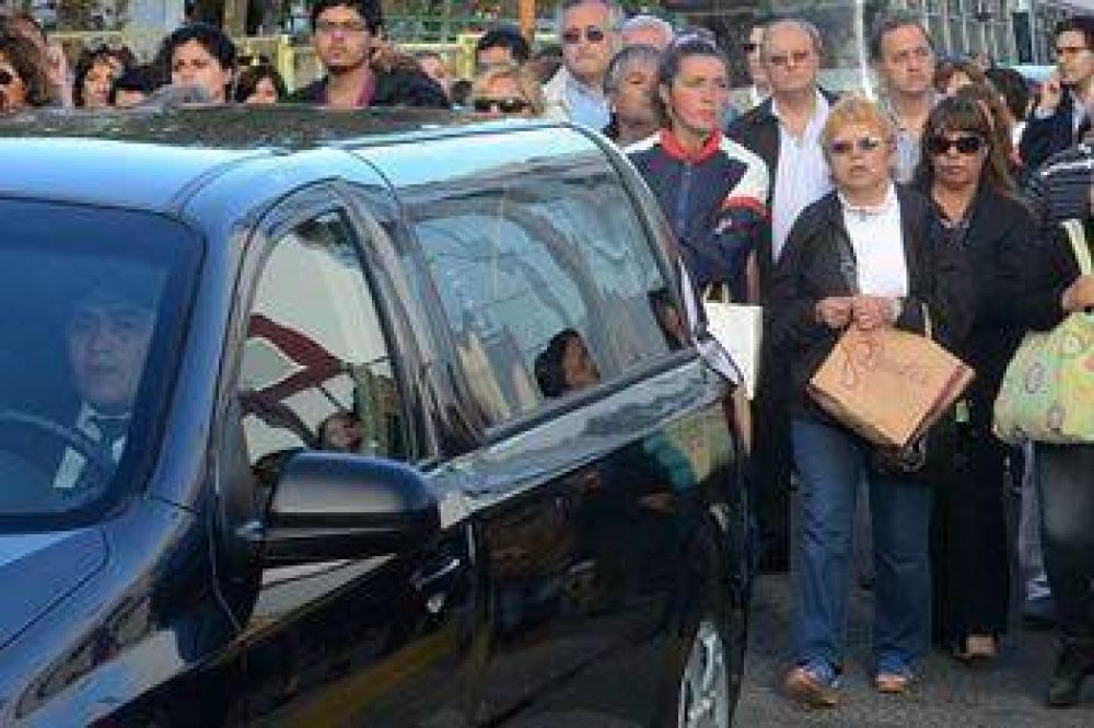 Una multitud despidi� al Padre Juan Corti