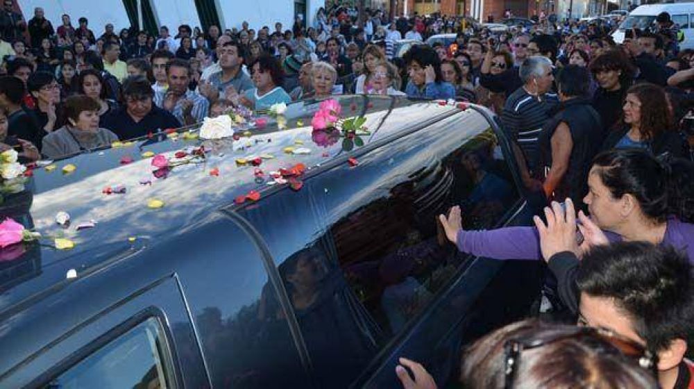 El padre Corti tuvo una despedida en sinton�a con su vida y obra
