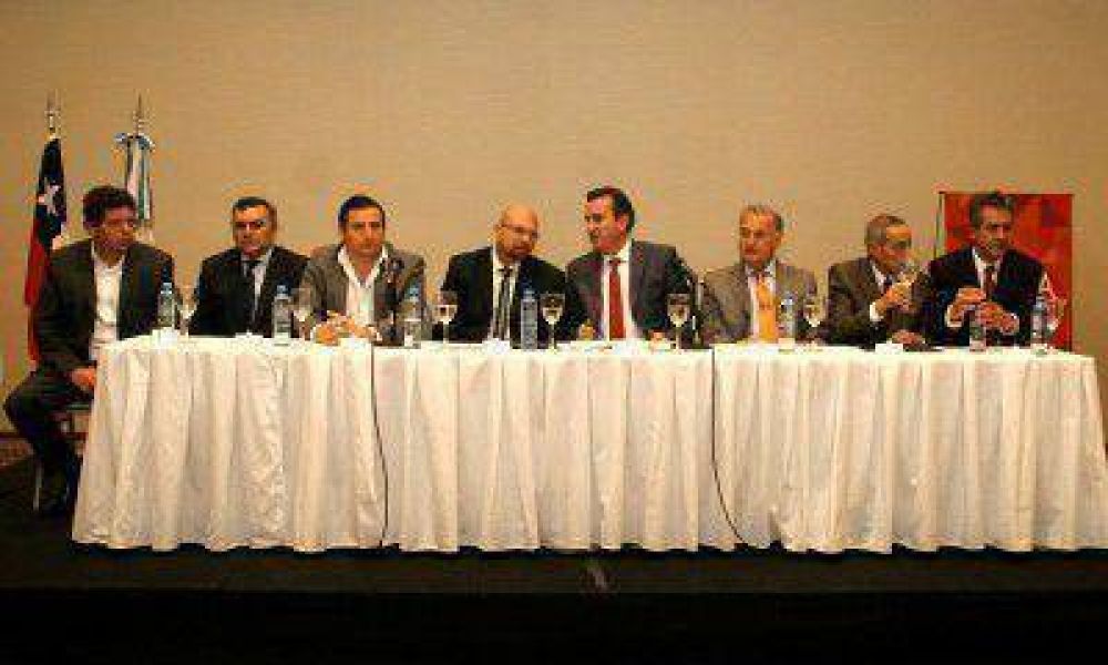 P�rez reconoci� que existe una meseta en las exportaciones por el Pac�fico