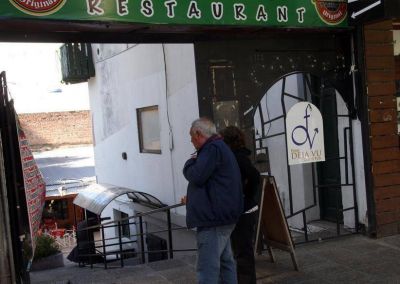  Crece el conflicto por la inspecci�n de comercios