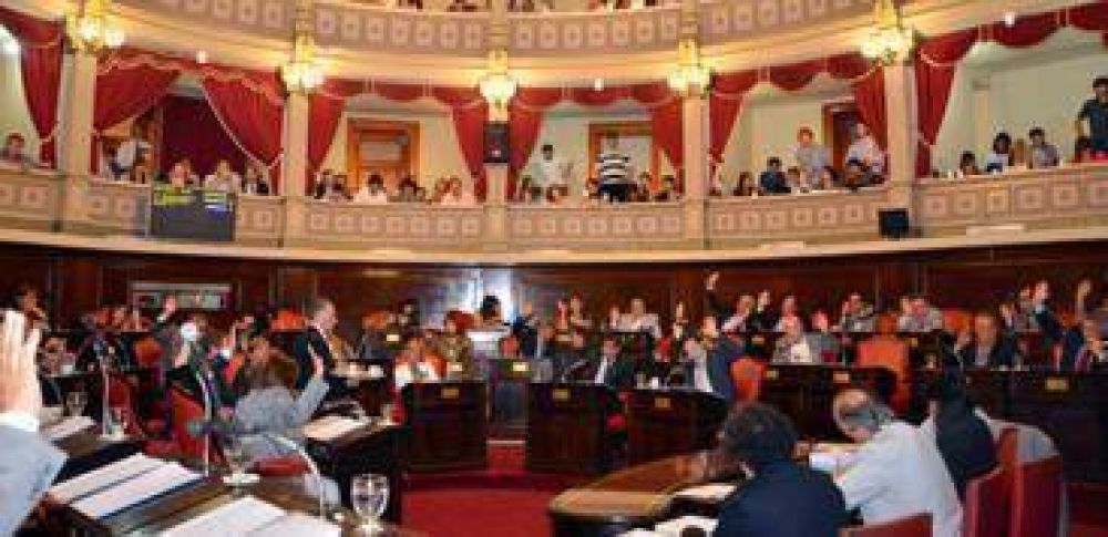 El Senado Bonaerense aprobo la Tarifa Social a los medios de baja potencia