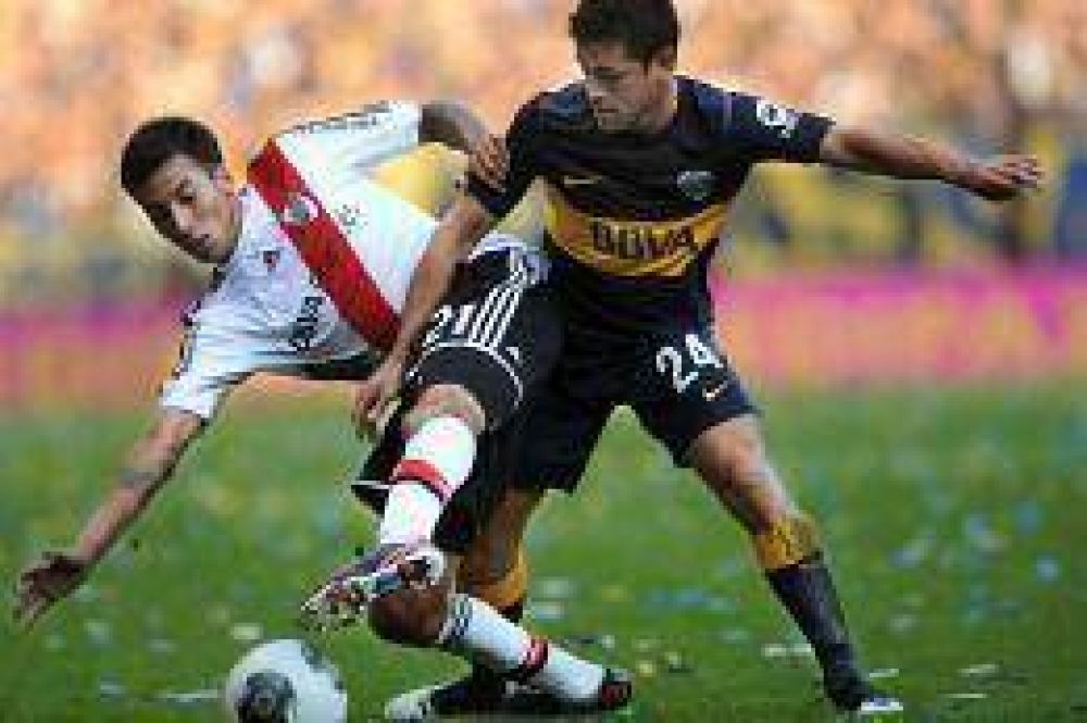 Capitanich se reuni� con los responsables de F�tbol para Todos y anunci� un encuentro con Grondona