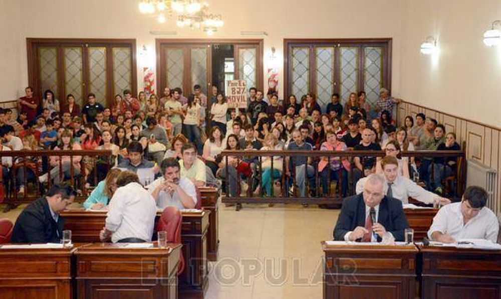 "Le est�n haciendo creer a la gente que no tiene que pagar por los servicios que usa"