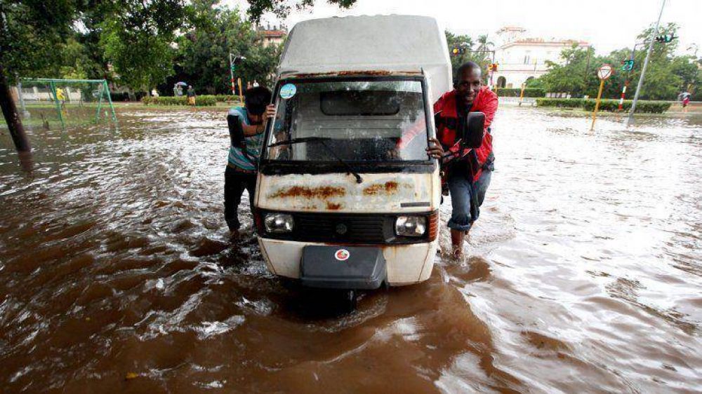 Lluvias y derrumbes causan dos muertos en La Habana