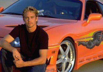 Muere el actor Paul Walker en un tragico accidente automovilistico.
