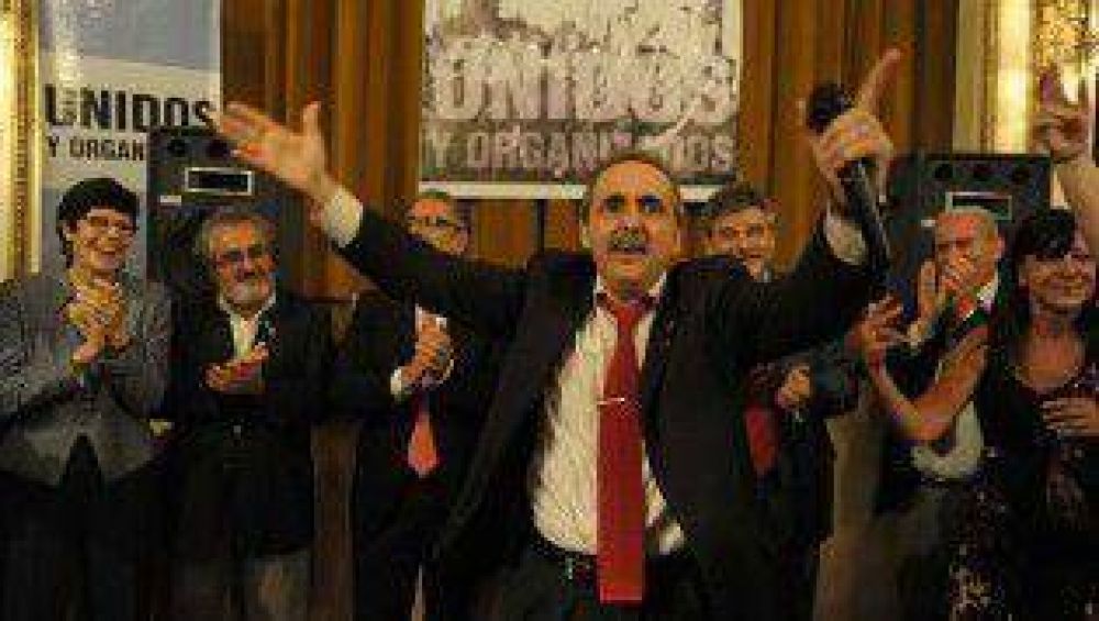 Moreno baja y pregona por la pol�tica en la Ciudad