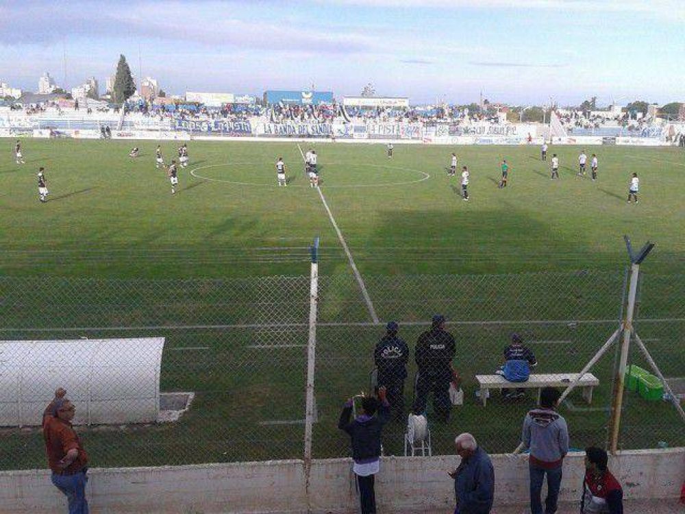 Uni�n de Mar del Plata sum� de a tres en el Sur