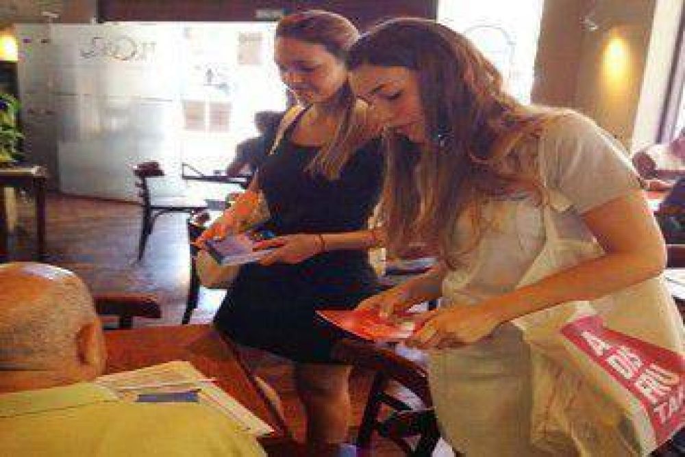  Se realiza �La Semana de Mar del Plata� en el bar El Cairo de Rosario