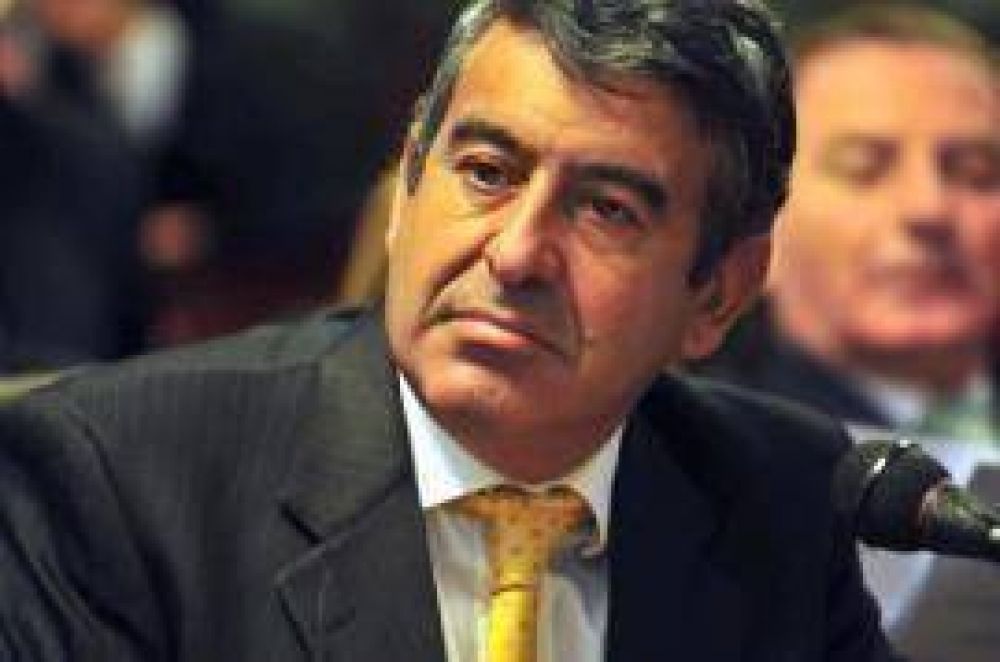 "Correte negro villero, con esa basura de auto, te voy a matar, soy hermano de Sisto y mano derecha de Cacho"