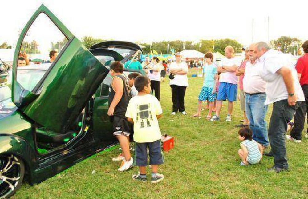 Hoy comienza la Edici�n 2013 de la Fiesta del 1er. Autom�vil Artesanal Argentino  